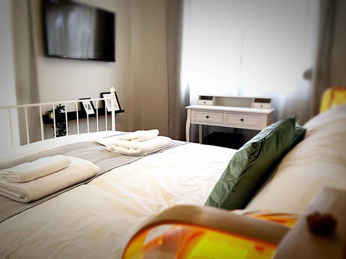 Victoria 5Star / 5Br Bigapt / Sauna / 2Min To Metro アテネ エクステリア 写真
